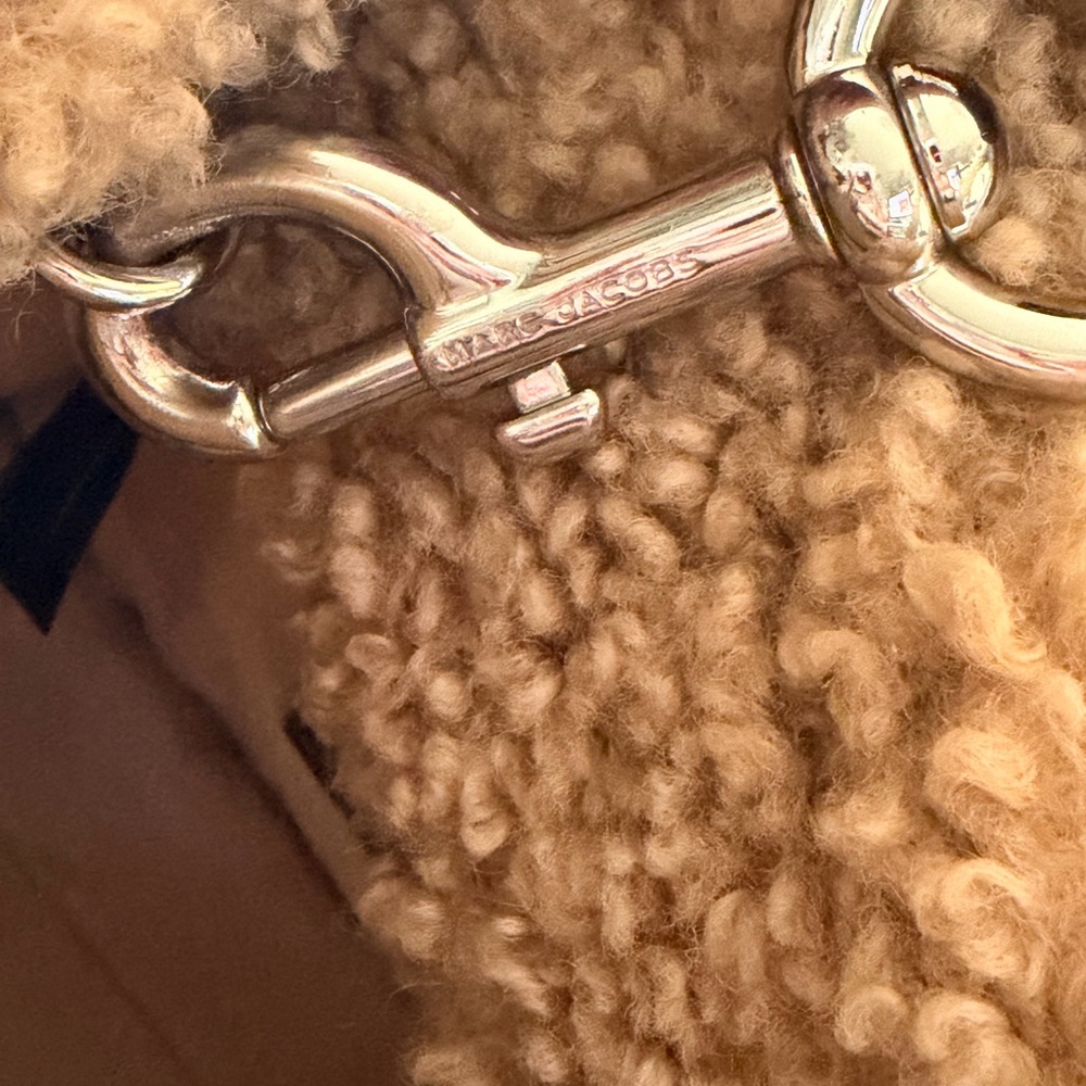 Marc Jacobs The Teddy Small Traveler Tote Bag w/ Guitar Strap - EUC - Picture 9 of 9